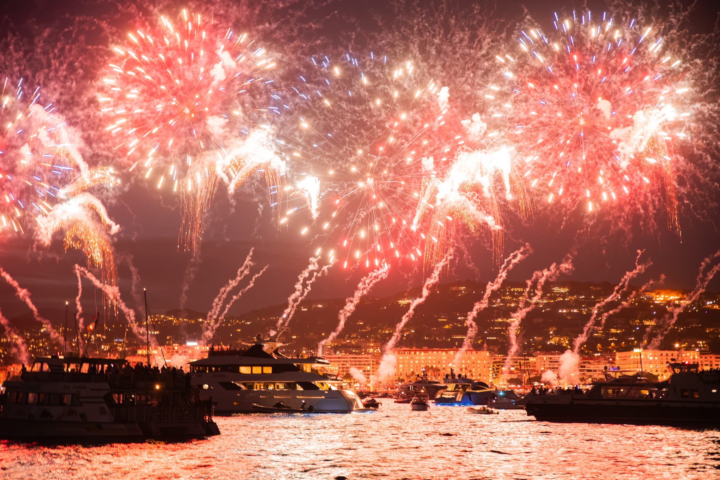 Départ Marina Baie des Anges | La Soirée Dîner | Festival Pyrotechnique Cannes