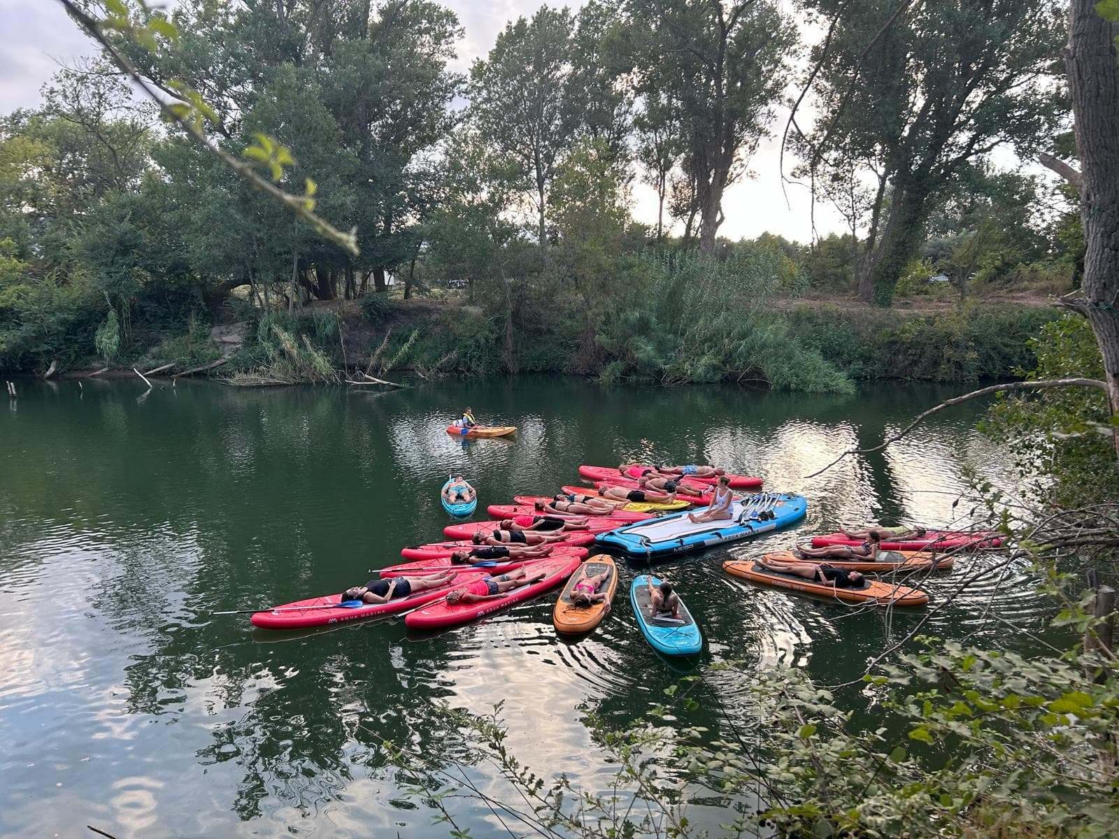  RELAXATION sur paddle à la rivière