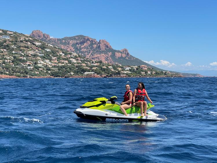 Randonnée en Jet Ski accompagnée Sublime Estérel 1h  - Agay
