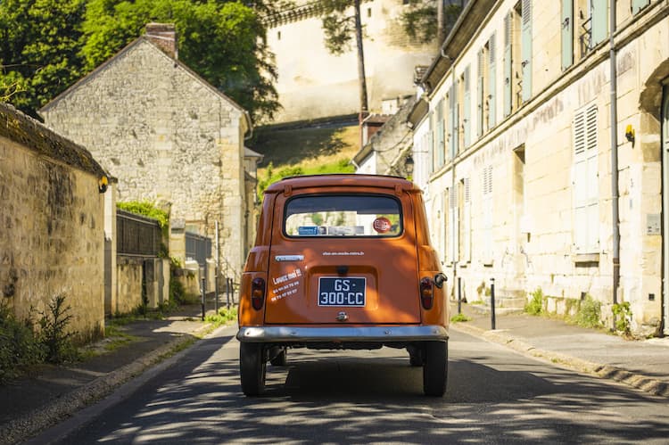 circuits touristiques (sans chauffeur) à bord de Renault 4L
