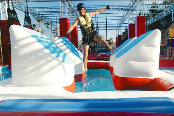 Parcours Ninja Warrior dans le Var : défiez vos amis au Go Ninja à Puget-sur-Argens !