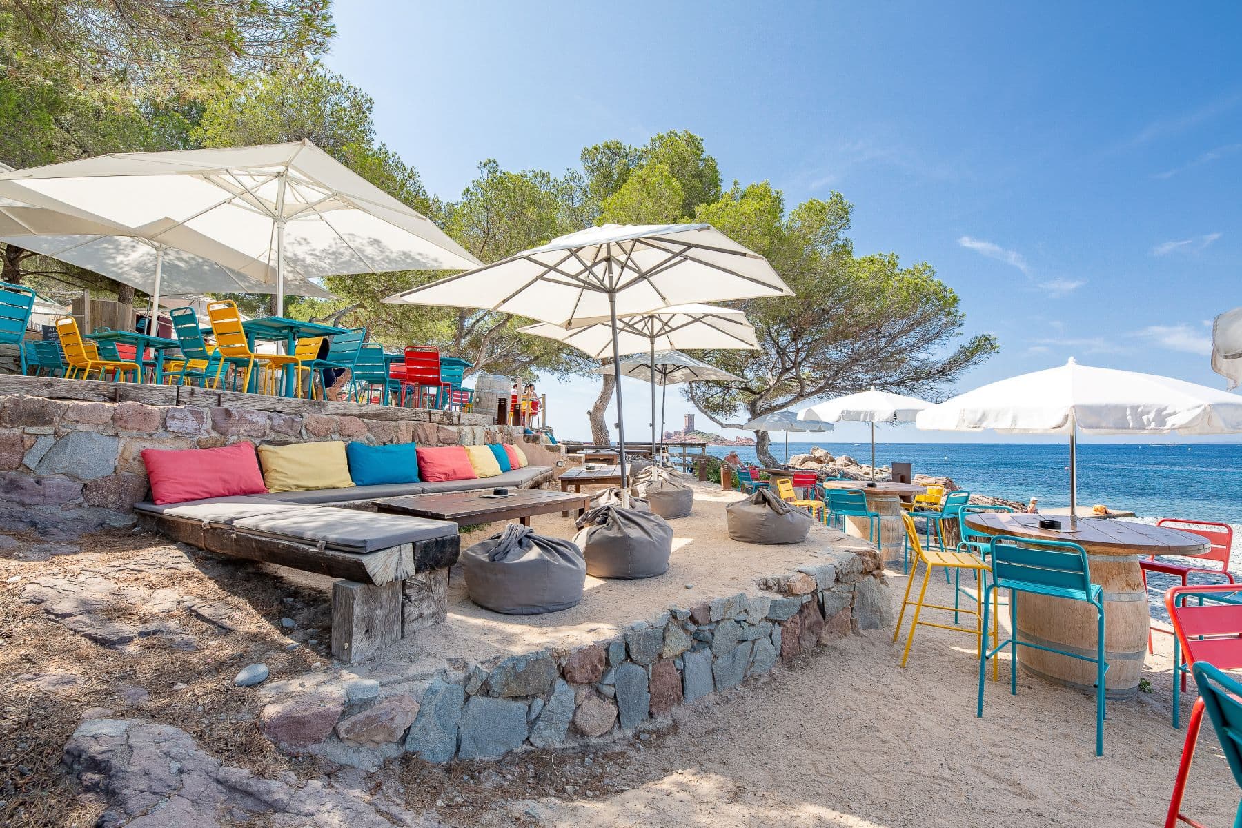 Déjeuner et détente sur la plage face à l'île d'Or - Spécial CE