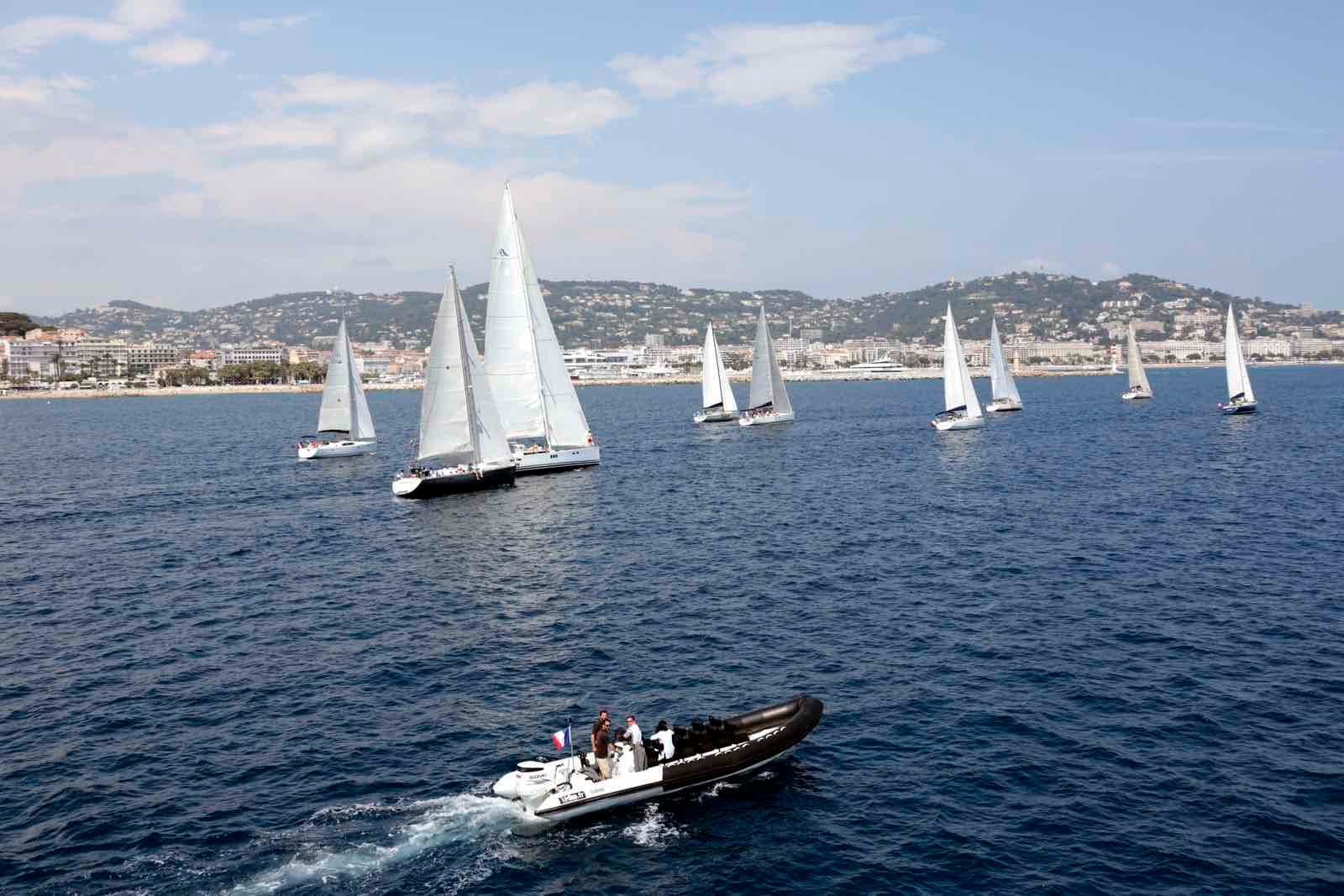 Régate entreprise : team building en voilier sur la Côte d’Azur